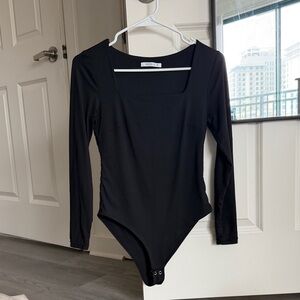 ReoRia Black Long Sleeve Square Neck Bodysuit - Fitted Style